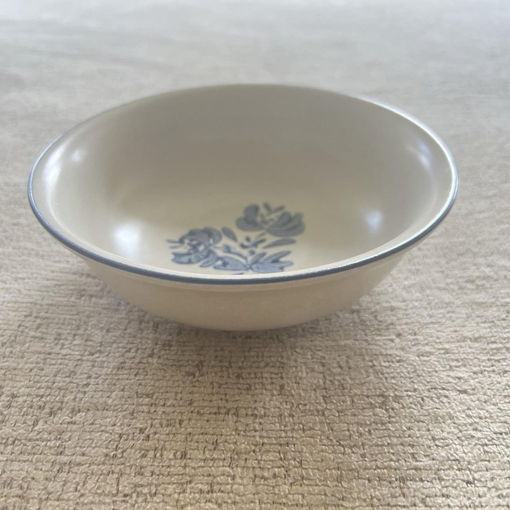 Pfaltzgraff Yorktowne Vintage 6" Soup Cereal Bowl Cottage Core